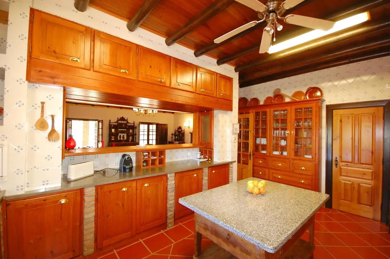 Rustic Villa Tavira With Mountain Views And Pool